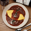 料理メニュー写真&nbsp;半熟チーズオムレツトリュフ風味のデミグラス