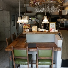 お一人様でのランチやカフェ利用、デートにもぴったりのカウンター席です。