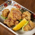 料理メニュー写真 若鶏の旨唐揚げ