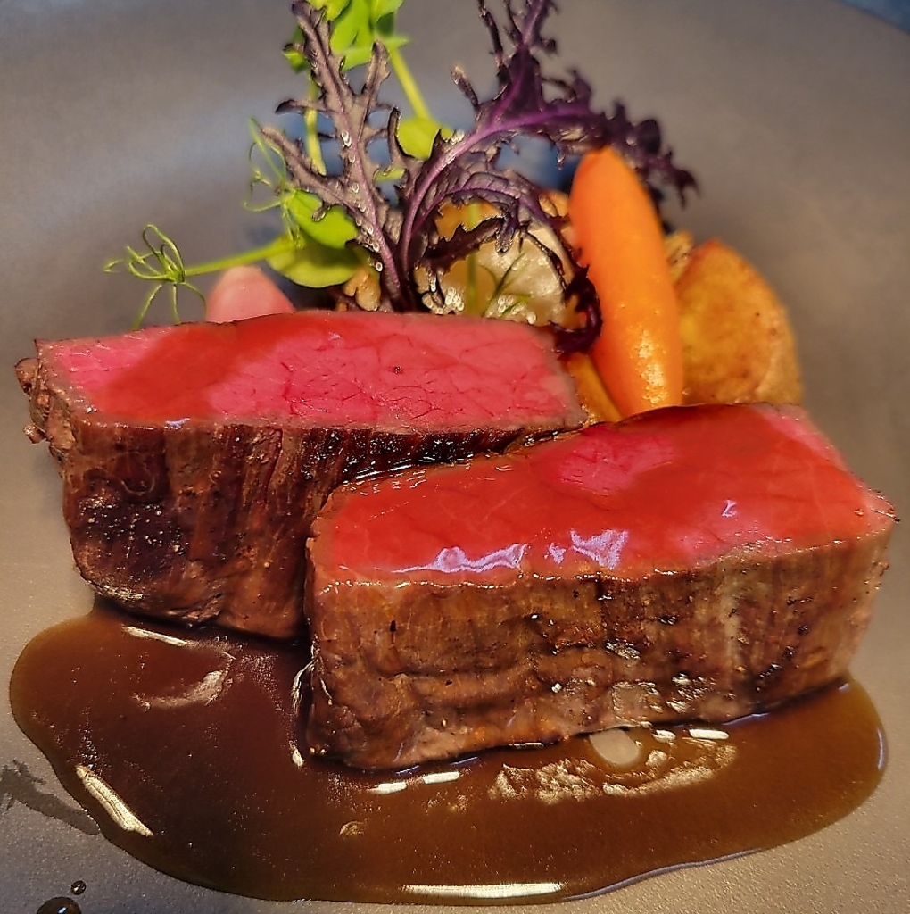 ステーキコースのメインになります