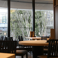 2名テーブル席。