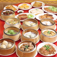 食材と職人の手作りにこだわる本格中国料理の数々。