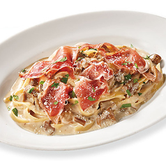 生ハムとポルチーニ茸のフェットチーネ