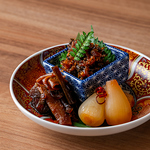 旨み凝縮、日光みそのたまり漬け三種盛り。厳選食材をじっくり漬け込んだ、奥深い味わいの共演。