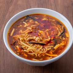 醤油豚骨叉焼麺/四川酸辣湯麺