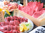 国産和牛Ａ4を含むお肉を存分に堪能できるコースは120分飲放付4000円～、お肉のみコースは3000円～。