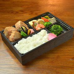 和食の料理人手作り弁当「島根江津特産まる姫豚角煮」
