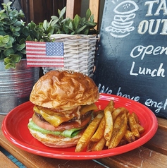 グリルパインチーズバーガー　GLILLED PINEAPPLE CHEESE BURGER