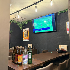 最大16名様まで座れる個室テーブル席もご用意してます♪友人、女子会、ママ会、会社の同僚との宴会、どのシーンでもＯＫ！！落ち着いて楽しむ事のも良し！みんなでワイワイ楽しむのもＯＫ！