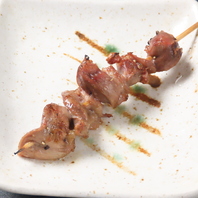 【焼き鳥】秘伝のタレ・こだわり備長炭・焼き技が光る！