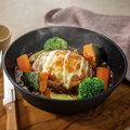 料理メニュー写真&nbsp;黒毛和牛チーズバーグ～濃厚ビーフシチュー仕立て～