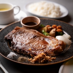 【サーロインステーキ スモーキーバルサミコ酢】の写真