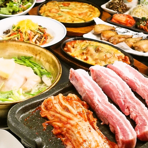 焼肉は焼肉でも、国産豚のサムギョプサルなら美味しくヘルシーに！田町・三田の居酒屋