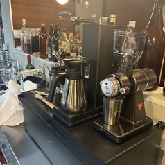 挽きたても豆。本格的なコーヒー。