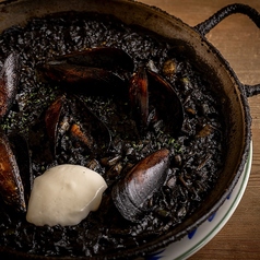 イカ墨のパエリア