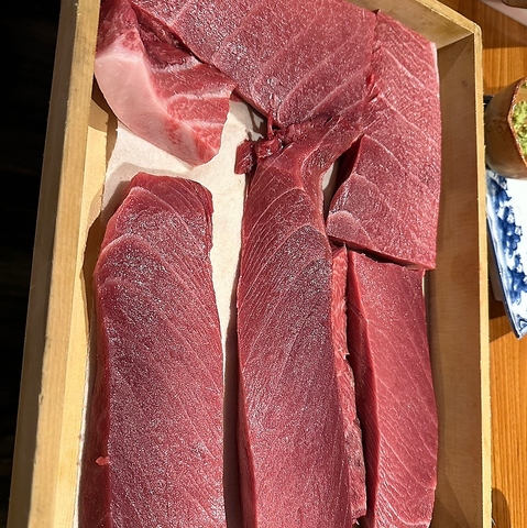 新鮮魚介と旬のお料理。創作料理も様々！八戸の味覚を味わうなら是非当店へ！