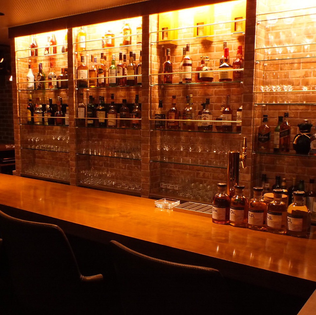 豊富にあるウィスキーを眺めながら