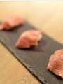 料理メニュー写真 トモサンカクの炙り寿司（3貫）