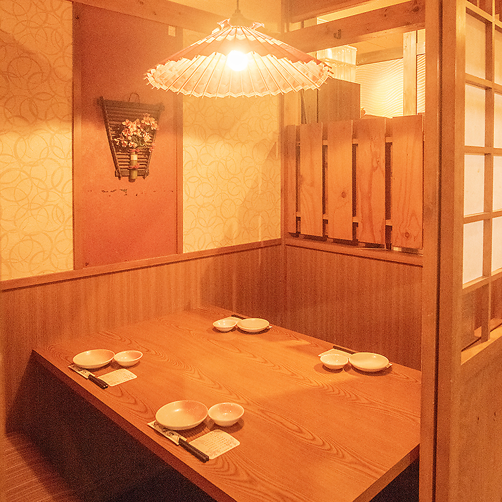 プライベート感たっぷりの仲間飲み会にオススメ♪ゆったりとした個室風ブース席を完備！