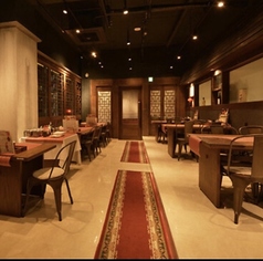 20名様～50名様のご利用で貸切にも対応しています。会社宴会や歓送迎会など大規模宴会はお任せください！広々とした空間で和気あいあいとした楽しいひとときをお過ごし下さい◎幹事さんも安心な食べ放題・飲み放題コースも多種ご用意◎20人以下もぜひご相談下さい◎