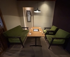 落ち着いた個室風テーブル