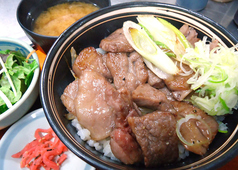 飛騨牛ねぎ塩カルビ丼