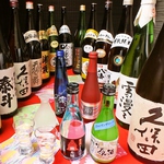 こだわりの日本酒は種類豊富にあります。辛口銘酒から女性にも喜ばれるスパークリング清酒まで。