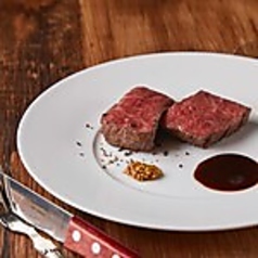 黒毛和牛のステーキ 熟成黒にんにくのフォンドボーソース