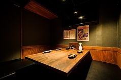 【4名様用個室】各種宴会はもちろん、女子会、デート、ご家族でのお食事にもぴったりなメニューを豊富にご用意しております。