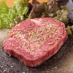 ジューシーさがたまらない♪【牛肉】特選厚切り牛タンの写真