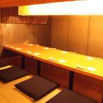 堀りごたつは最大30名様。「同窓会」や大型宴会は勿論、仕切りで小グループ（6～8名等）にも♪