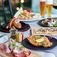 ご宴会にも。各種コース料理も充実！