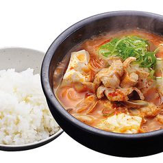 ホルモンスン豆腐　定食ごはん付き