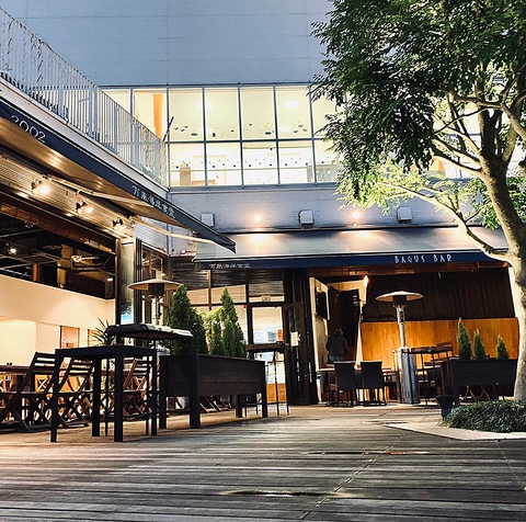 運河に囲まれた都会の“リゾートダイニング”で、非日常的な空間と寛ぎの時間を満喫♪