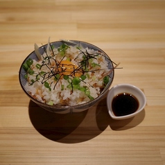 桜エビとミョウガの混ぜご飯卵黄乗せ