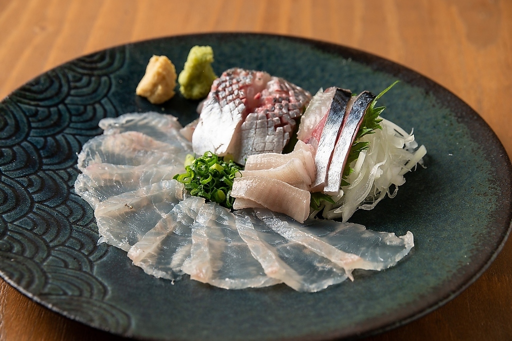 その日に仕入れた旬のお刺身！日本酒とご一緒に！