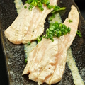 料理メニュー写真 古白鶏の炙り寿司(1人前2貫)