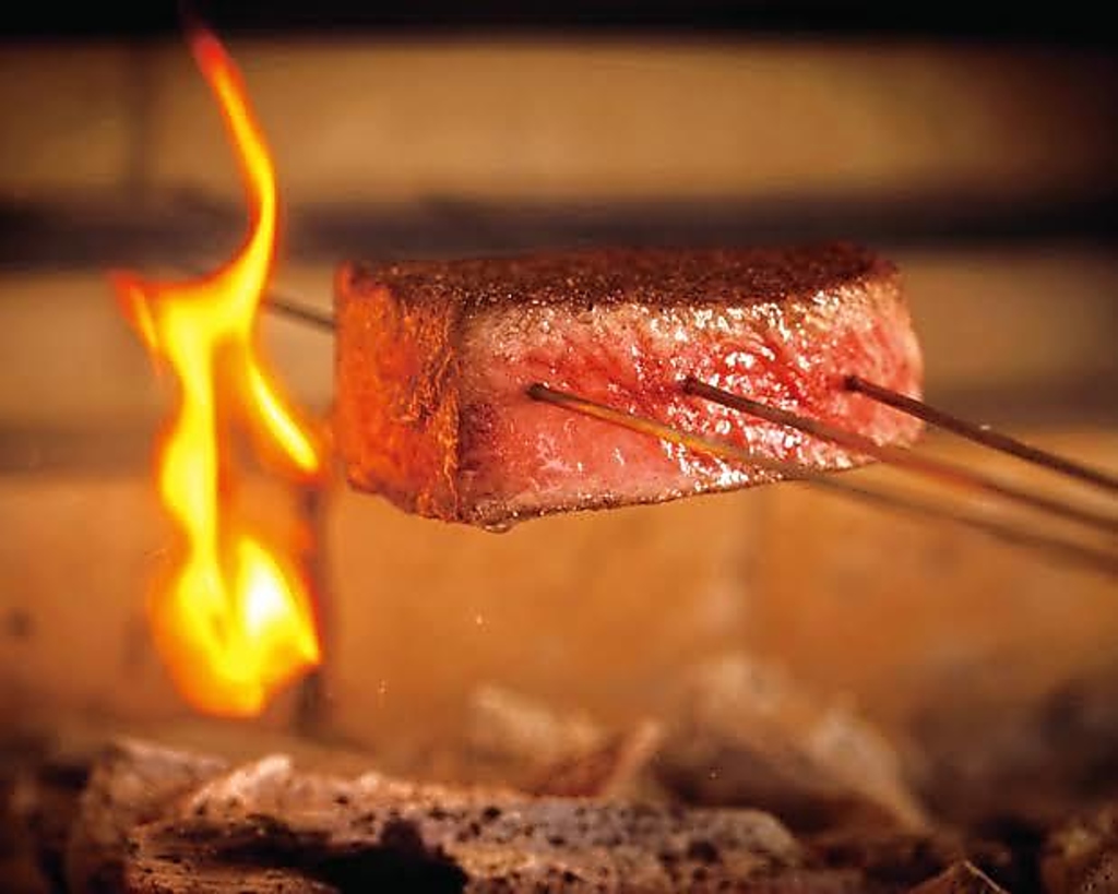 炭火でじっっっくり焼いた和牛ビステッカ(ステーキ)は、当店イチ押し！