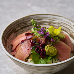 《ハーフビュッフェ　メイン料理》ミナミマグロ丼