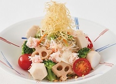 冬の豆腐サラダ　12月～2月880円(税込)