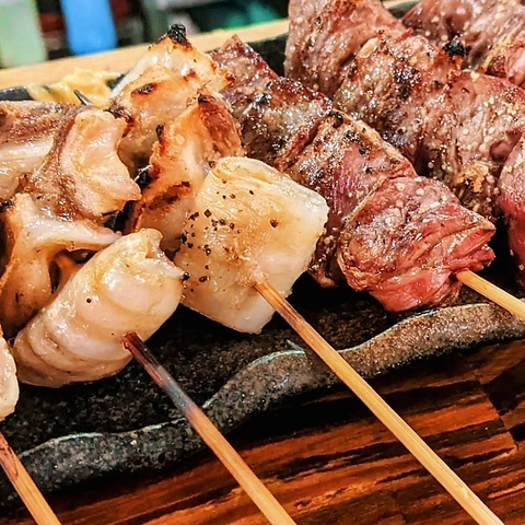 料理一筋の職人が丁寧に焼きあげる焼とんと、ホルモンたっぷり近江牛もつ鍋を!!