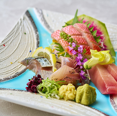《ハーフビュッフェ　メイン料理》ミナミマグロと鮮魚の盛り合わせ