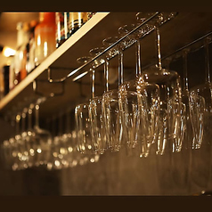 店主厳選の自然ワインは料理との相性が抜群