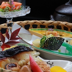 3日前予約必須季節の料理の詰まった竹籠御膳