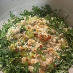 パクチー香る白い麻婆豆腐/梅塩で食べる豚しゃぶ/鱧ポン酢ジュレ/秋刀魚なめろう/牡蠣と柿/焼き松茸 各