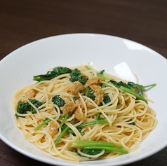 広島ご当地料理「うにホーレン」の和風スパゲティ