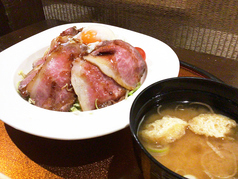 飛騨牛ローストビーフ丼