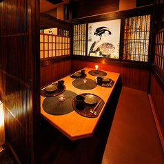 和の趣き溢れる店内は大人の為の落ち着いた雰囲気となっております。2名様~30名様までご利用可能な完全個室席は柏での接待や女子会、合コンなど各種宴会に最適なプライベート個室空間♪お得な宴会コースプランもご予算に合わせて3000円~ご用意。誕生日や記念日にお得なサプライズ特典もご用意しております。宴会大歓迎