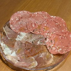 『スペイン産』ハモンセラーノとサラミの盛り合わせ