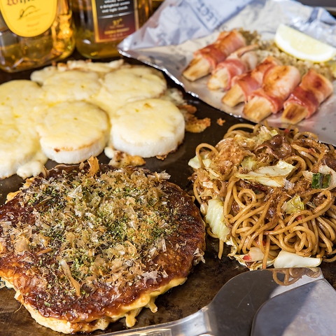 アットホームな雰囲気の店内で焼きたての鉄板料理をお楽しみいただけます！